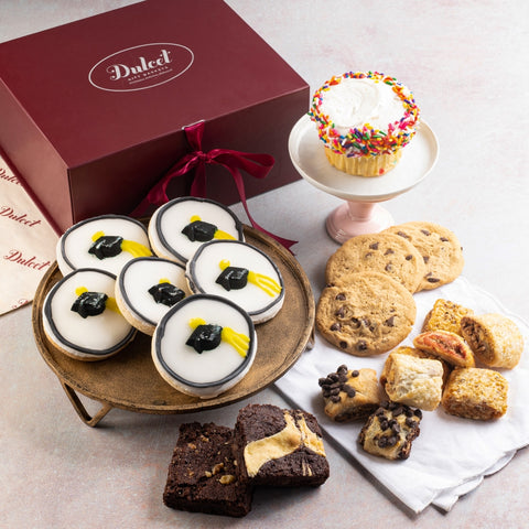 Graduation Deluxe Pastry Gift Set